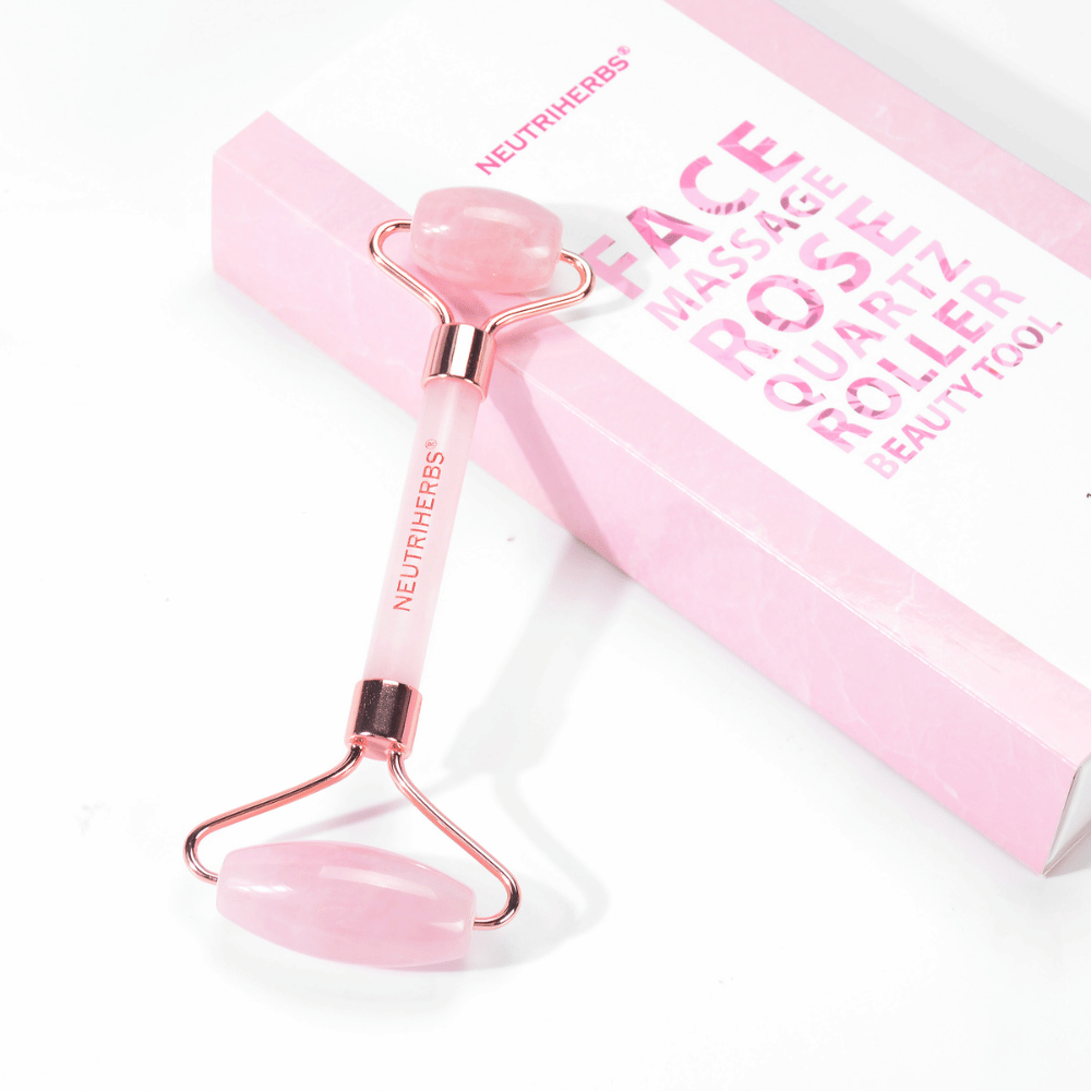 Neutriherbs rullo viso in quarzo rosa per massaggio viso e routine di skincare.