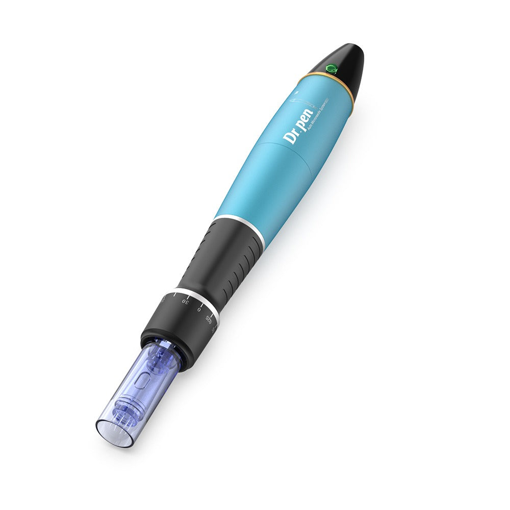 Dr. Pen A1 blu microneedling-penna con cartuccia a aghi, dispositivo ergonomico per microneedling per trattamenti cutanei professionali.