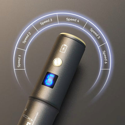 Dr. Pen A8S penna per microneedling che mostra sei livelli di velocità con display digitale per un trattamento della pelle preciso e personalizzato.