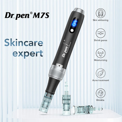 Dr. Pen M7S microneedling-penna con display LED e cartucce dell'ago intercambiabili, progettata per trattamenti professionali della pelle come pori ridotti, idratazione e miglioramento della struttura della pelle.
