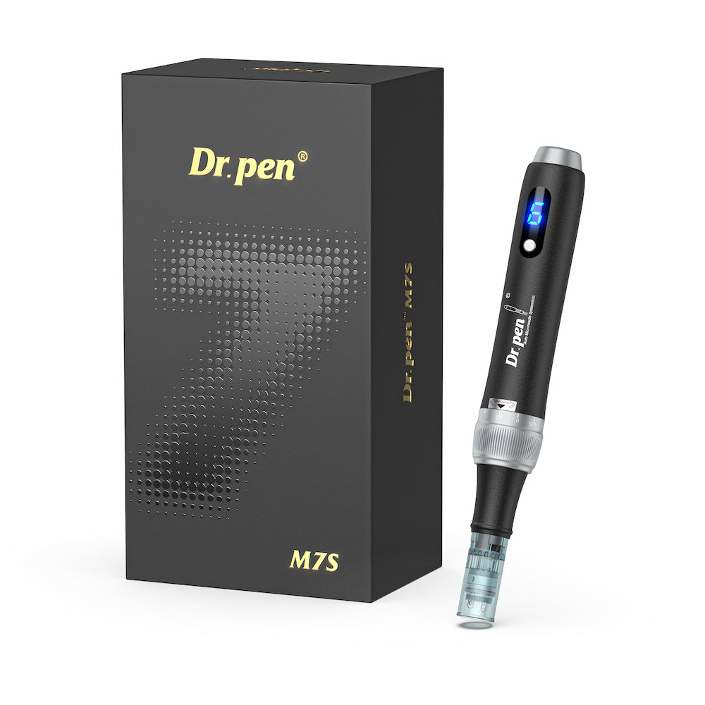 Dr. Pen M7S microneedling-penna con elegante confezione di lusso nera, display LED e cartuccia dell'ago per trattamenti professionali della pelle.