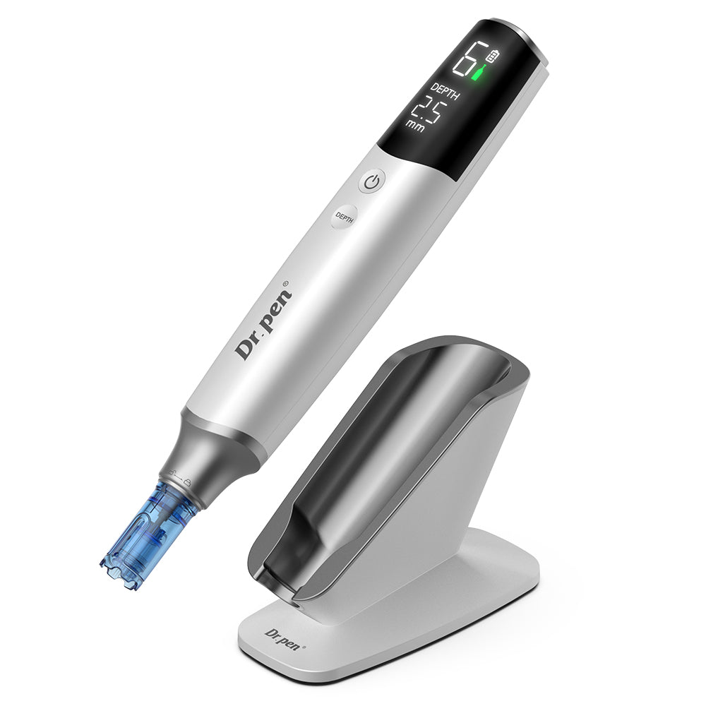 Dr. Pen M9 penna per microneedling con display digitale e supporto incluso per un uso sicuro e professionale di microneedling a casa o in clinica.